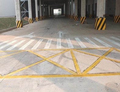 岳阳岳阳厂区道路标线施工